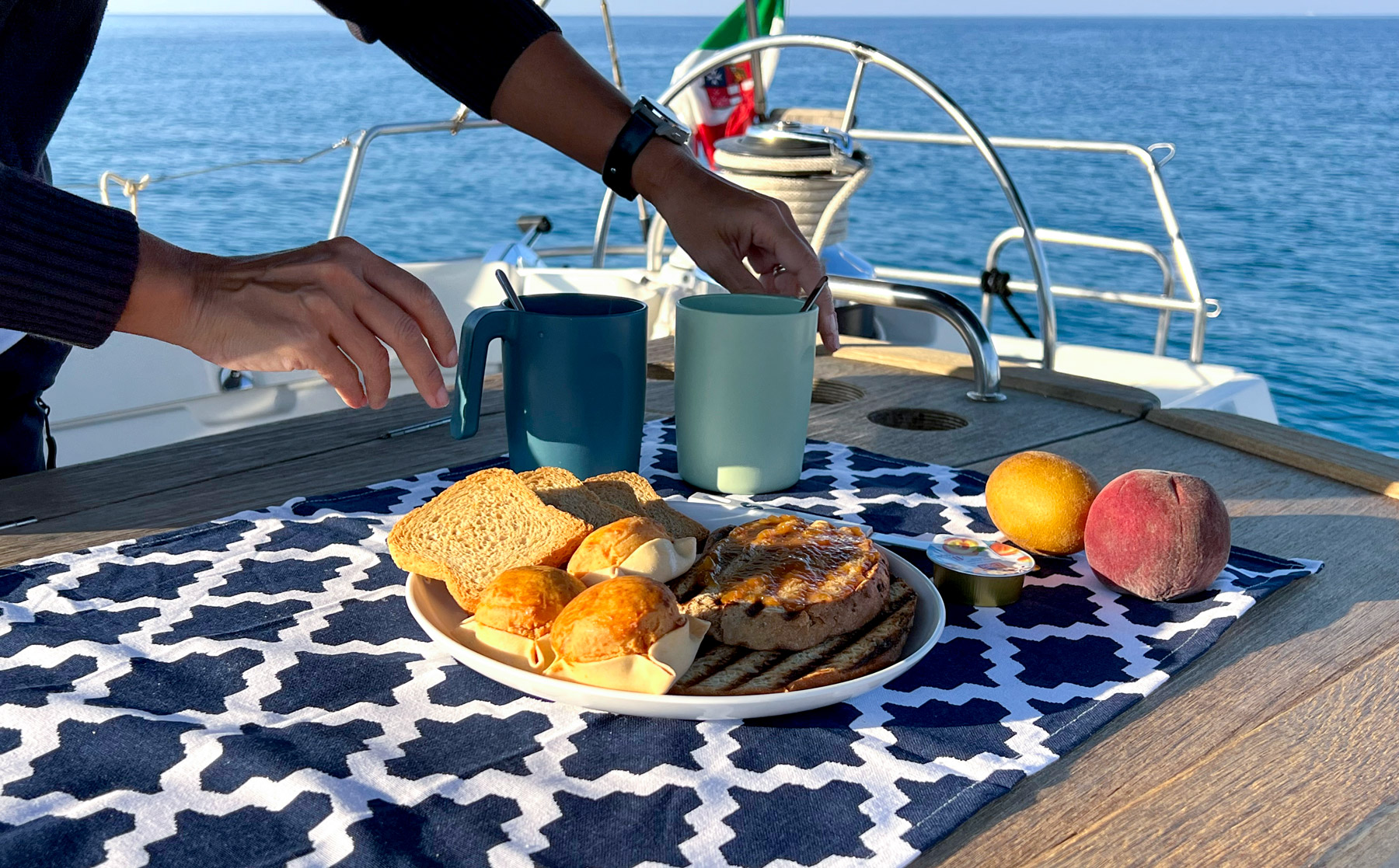 Soliana sailing: boat & breakfast