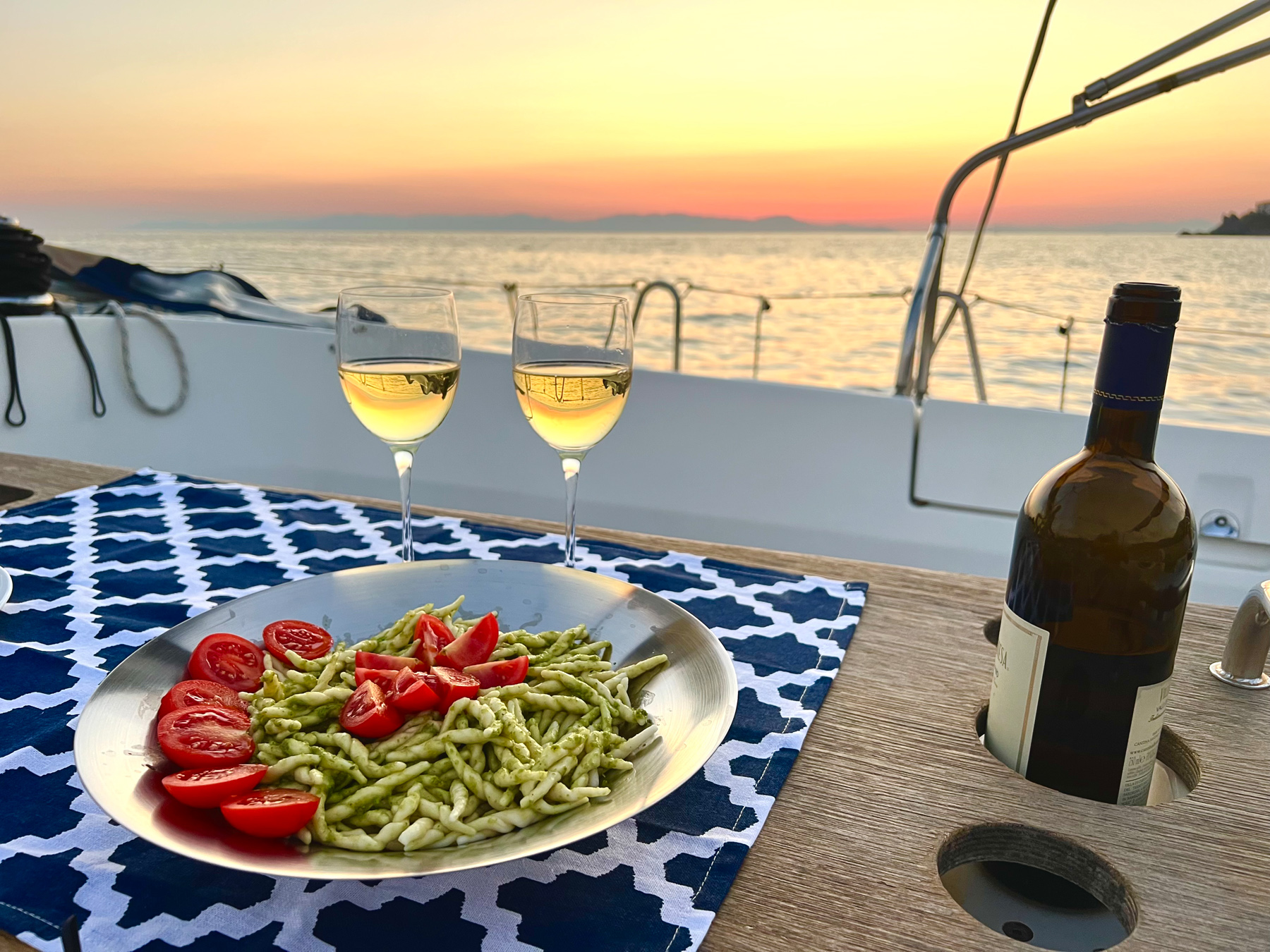 Soliana sailing: aperitifs and dinners on a sailing boat